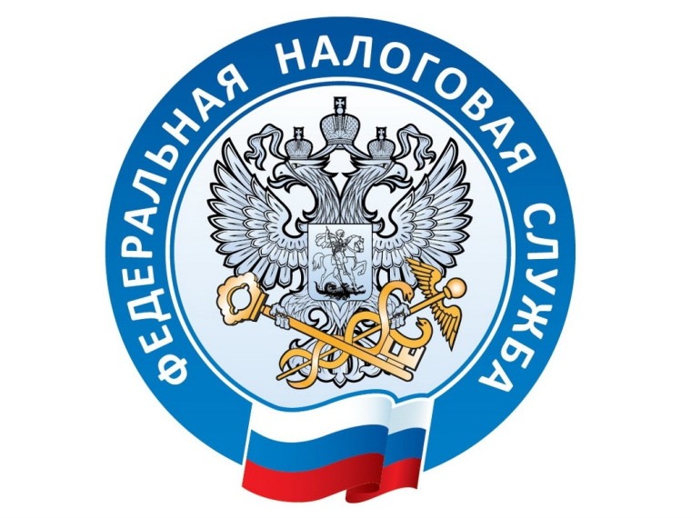 Налоговый вычет на лечение и обучение может получить любой из супругов.